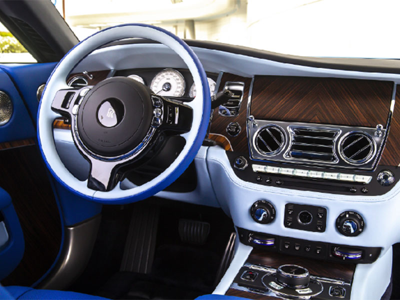 بالصور... 3 طرز استثنائية من "رولز- رويس" في أبوظبي